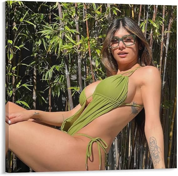 DAQI Mia Khalifa Sexy Actress Poster (12) Picture Print Wall Art Poster Painting Canvas Posters Artworks Gift Idea Room Aesthetic