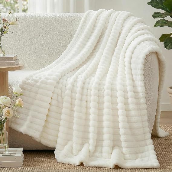 WAVVE White Blanket - Cream Single Fluffy Striped Fleece Throw for Sofa, Bed, Small Fuzzy Warm Decorative Throw for Women Girls, Off White, 130x150 cm