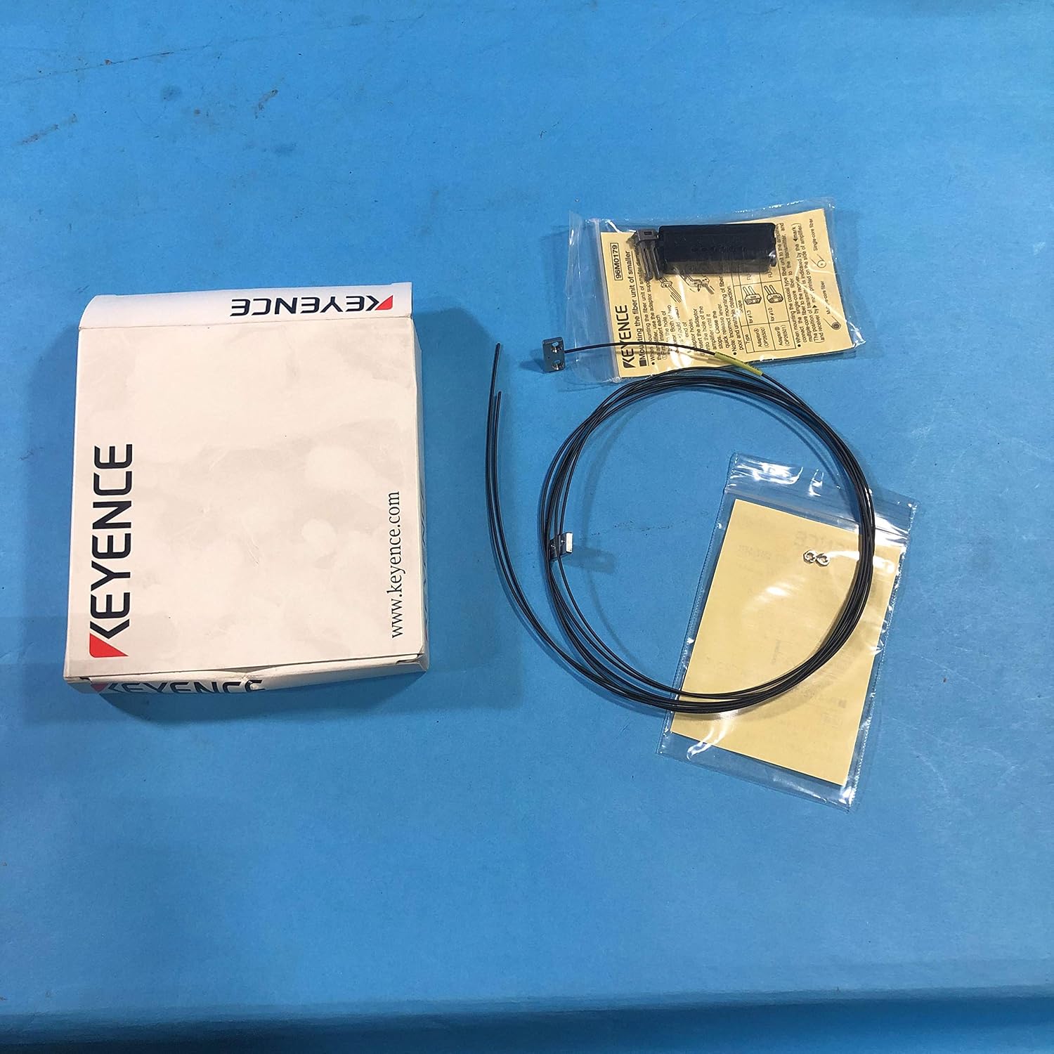 Keyence Fu-53Tz Transmissive Fiber Optic Sensor Unit 1M Cable Fu-53Tz